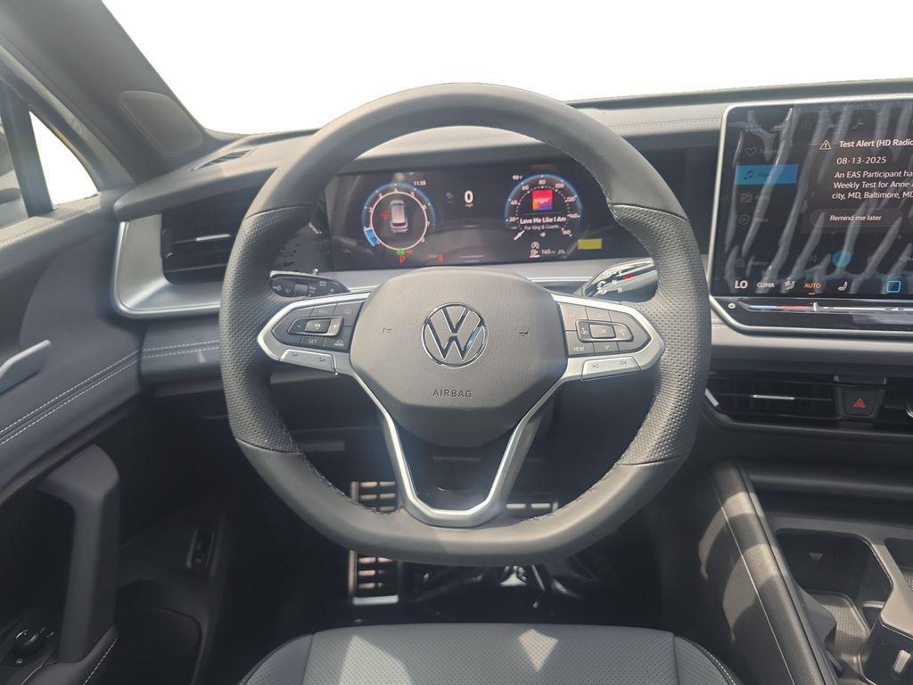 new 2025 Volkswagen Tiguan car, priced at $37,105