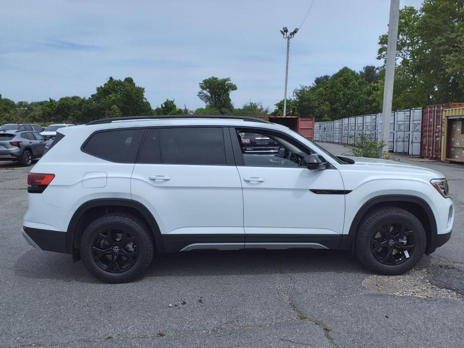 new 2024 Volkswagen Atlas car, priced at $43,430