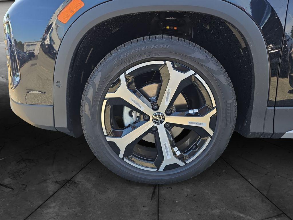 new 2025 Volkswagen Tiguan car, priced at $31,430
