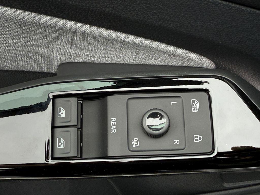 new 2025 Volkswagen ID.4 car