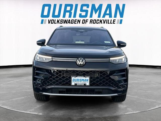 new 2025 Volkswagen Tiguan car, priced at $40,560