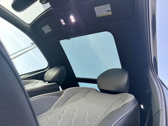 new 2025 Volkswagen Tiguan car, priced at $40,560
