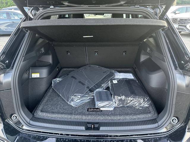 new 2025 Volkswagen Tiguan car, priced at $40,560