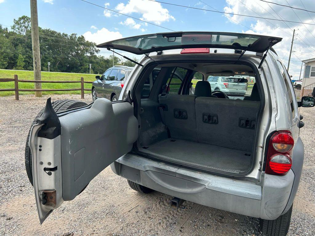 used 2005 Jeep Liberty car, priced at $4,900
