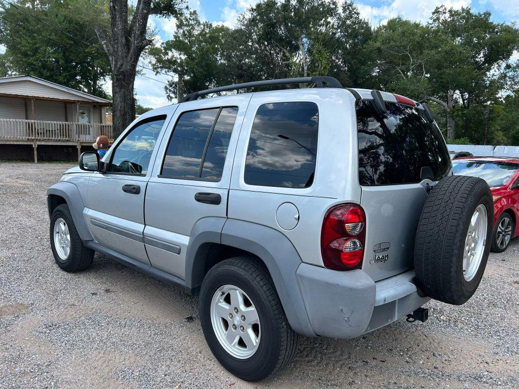 used 2005 Jeep Liberty car, priced at $4,900