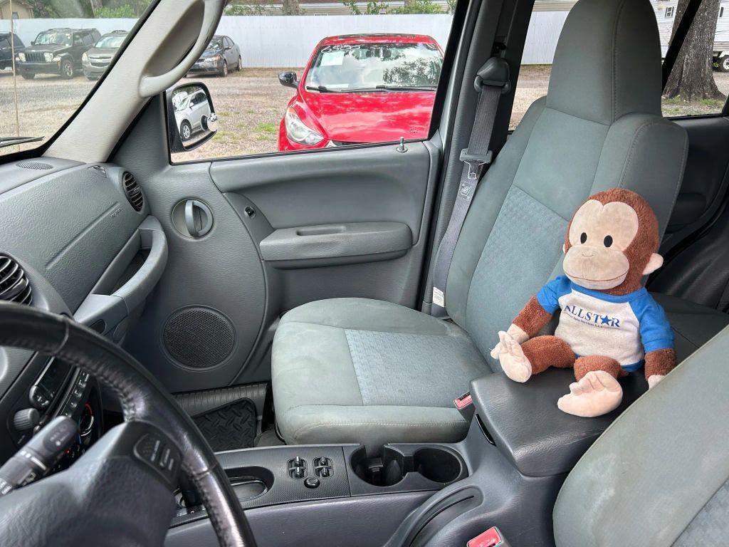 used 2005 Jeep Liberty car, priced at $4,900