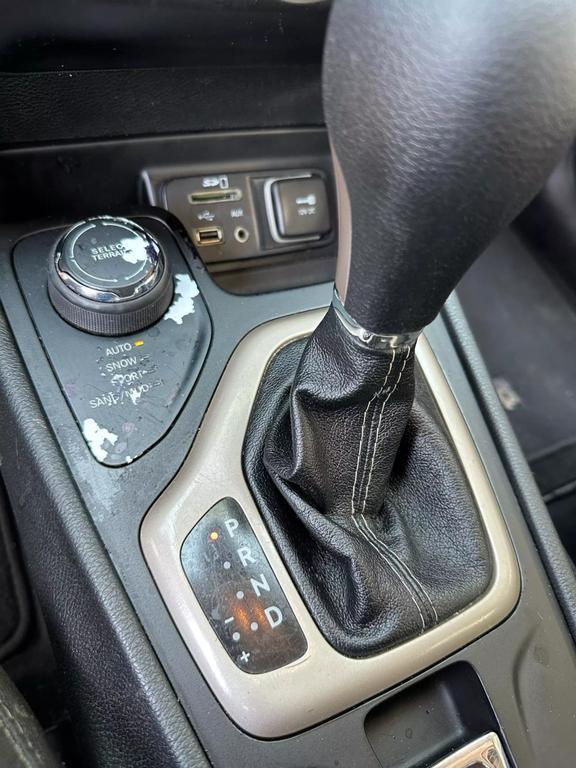 used 2014 Jeep Cherokee car, priced at $6,500