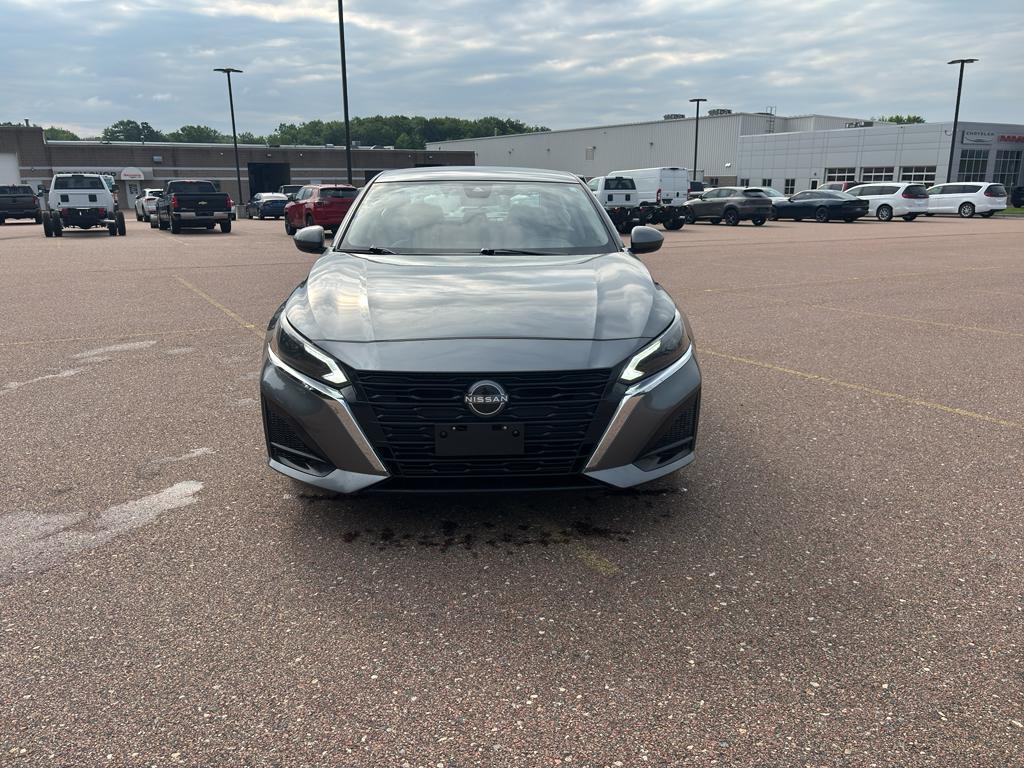 used 2023 Nissan Altima car, priced at $22,163