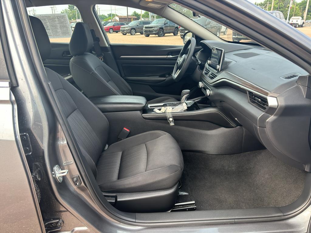 used 2023 Nissan Altima car, priced at $22,163