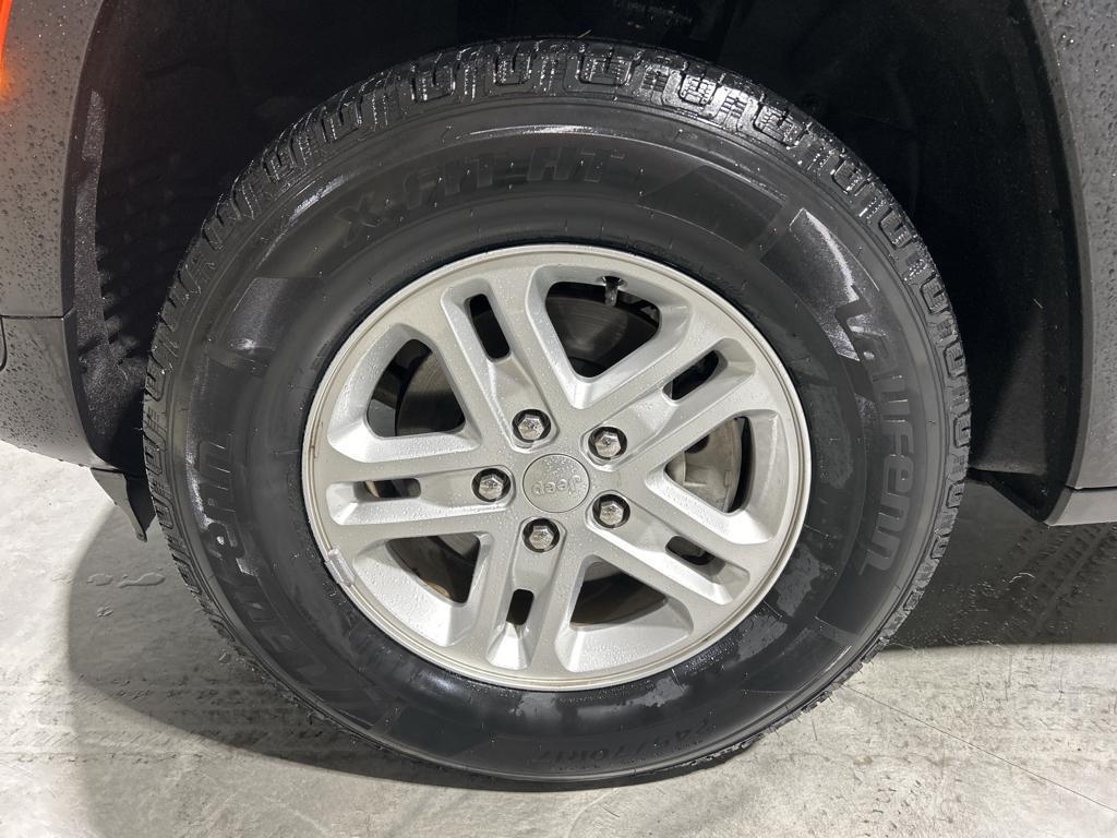 used 2023 Jeep Grand Cherokee car, priced at $28,957