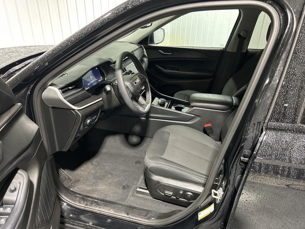 used 2023 Jeep Grand Cherokee car, priced at $28,957