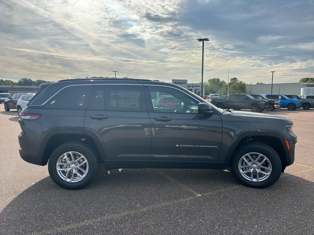 new 2025 Jeep Grand Cherokee car, priced at $44,676