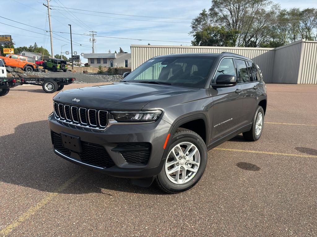 new 2025 Jeep Grand Cherokee car, priced at $44,676