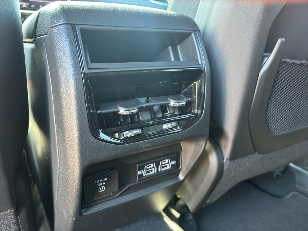 new 2025 Jeep Grand Cherokee car, priced at $46,528