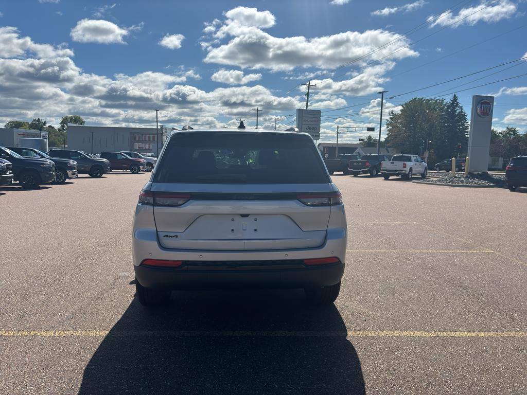 new 2025 Jeep Grand Cherokee car, priced at $46,528