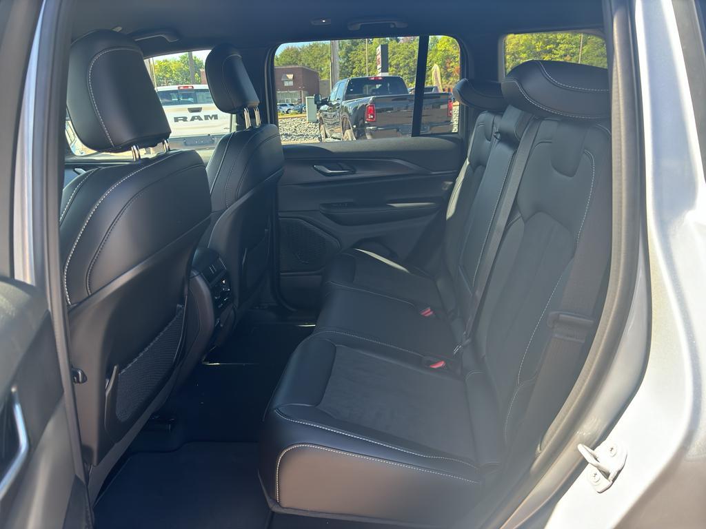 new 2025 Jeep Grand Cherokee car, priced at $46,528