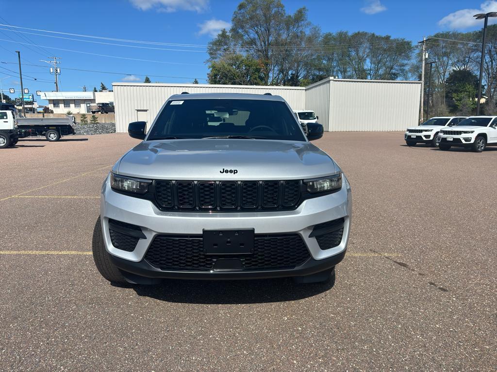 new 2025 Jeep Grand Cherokee car, priced at $46,528