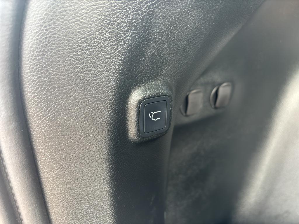 used 2022 Jeep Cherokee car, priced at $24,840