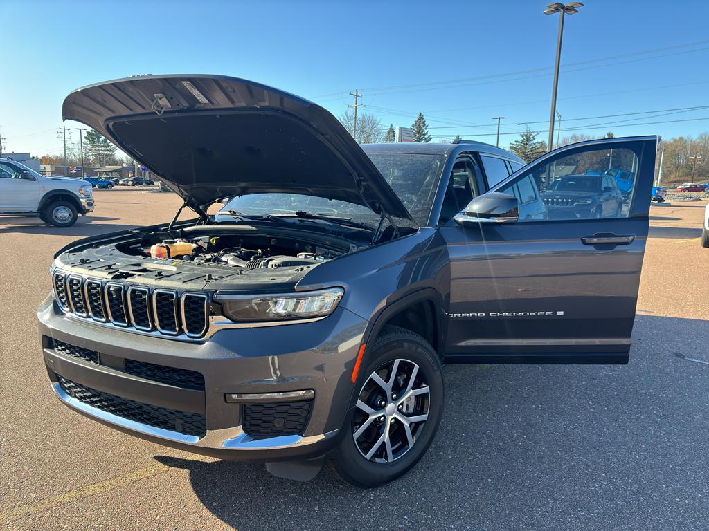 used 2024 Jeep Grand Cherokee L car, priced at $37,648