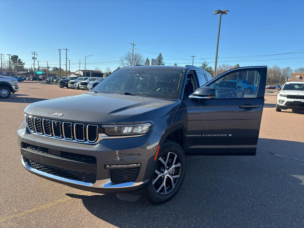 used 2024 Jeep Grand Cherokee L car, priced at $37,648