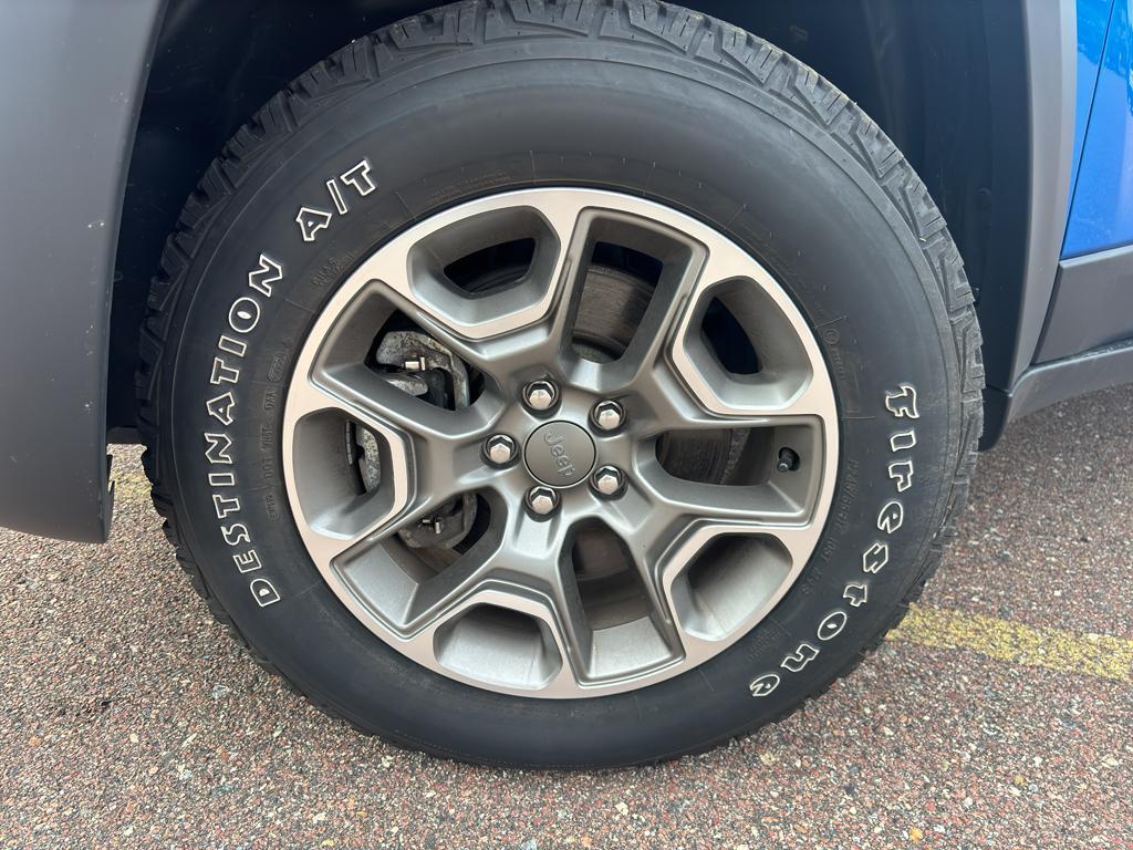used 2022 Jeep Cherokee car, priced at $28,878