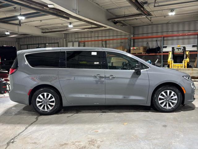 new 2025 Chrysler Pacifica Hybrid car, priced at $58,950