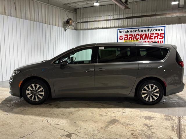new 2025 Chrysler Pacifica Hybrid car, priced at $58,950