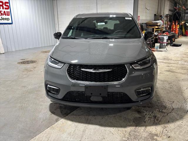 new 2025 Chrysler Pacifica Hybrid car, priced at $58,950