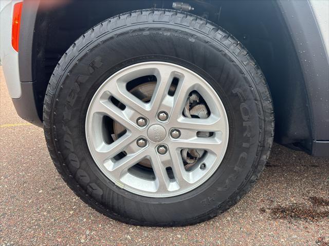 used 2023 Jeep Grand Cherokee car, priced at $33,659