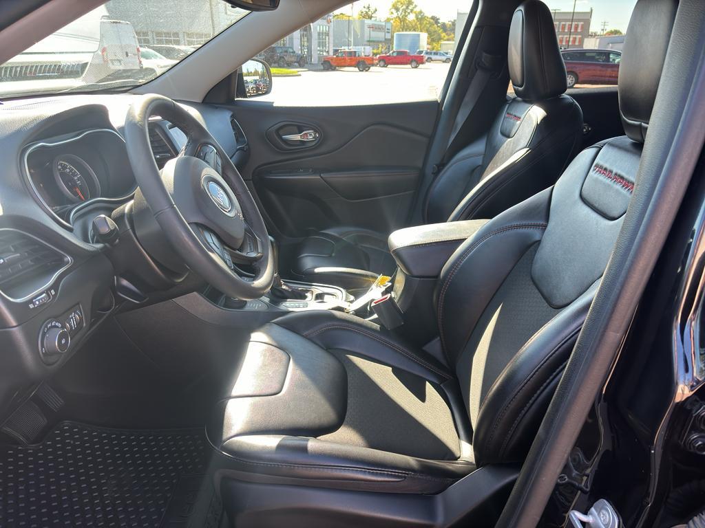 used 2022 Jeep Cherokee car, priced at $25,794