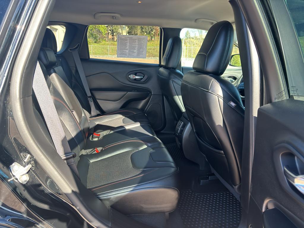 used 2022 Jeep Cherokee car, priced at $25,794