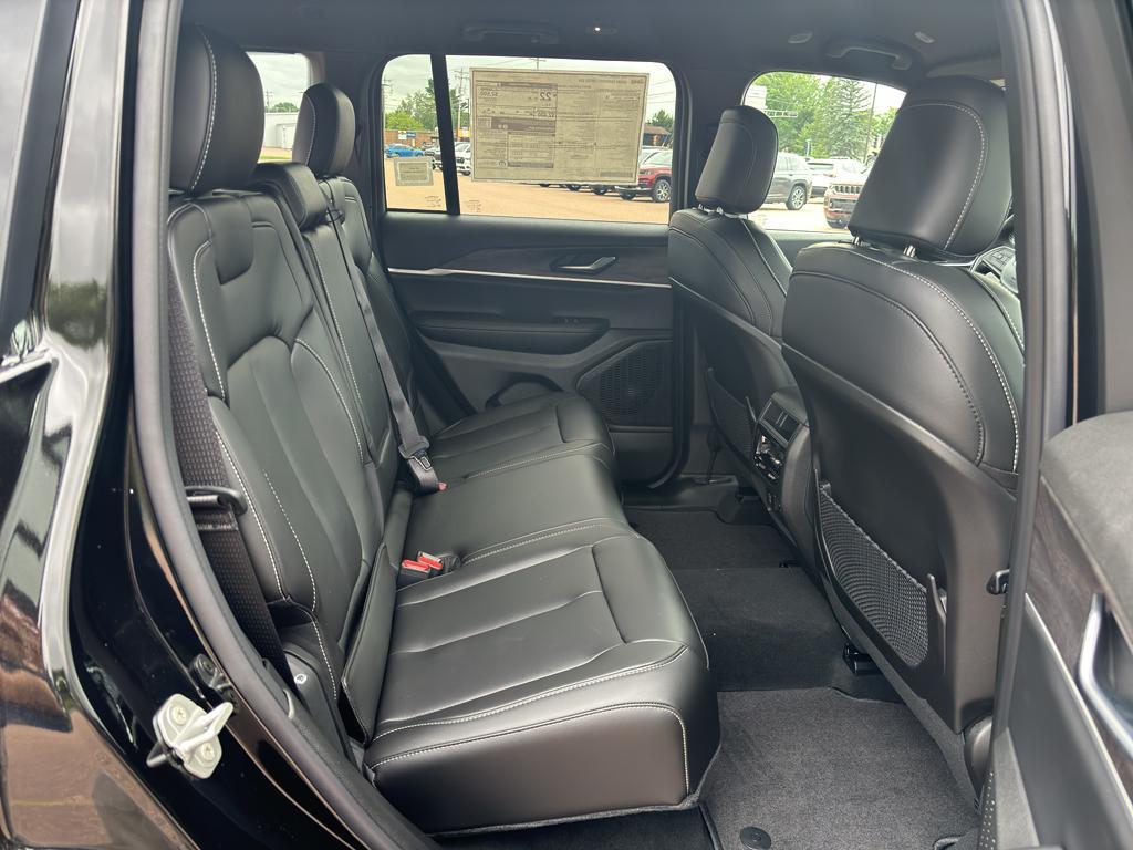 new 2025 Jeep Grand Cherokee car, priced at $50,500