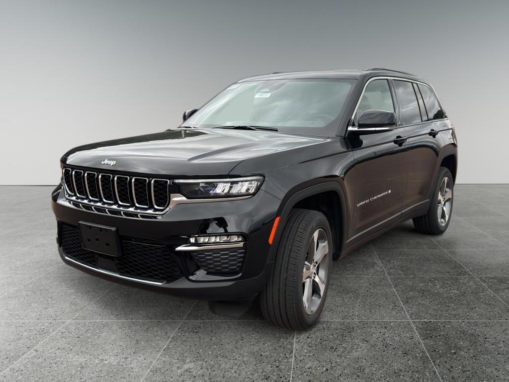 new 2025 Jeep Grand Cherokee car, priced at $50,500