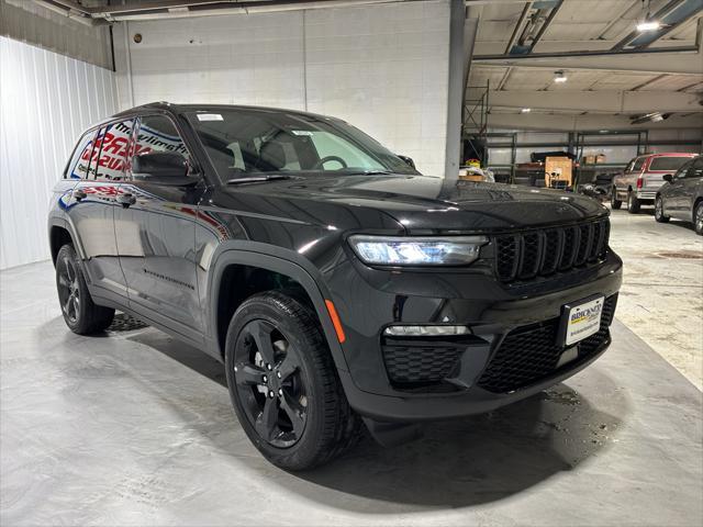 new 2025 Jeep Grand Cherokee car, priced at $51,215