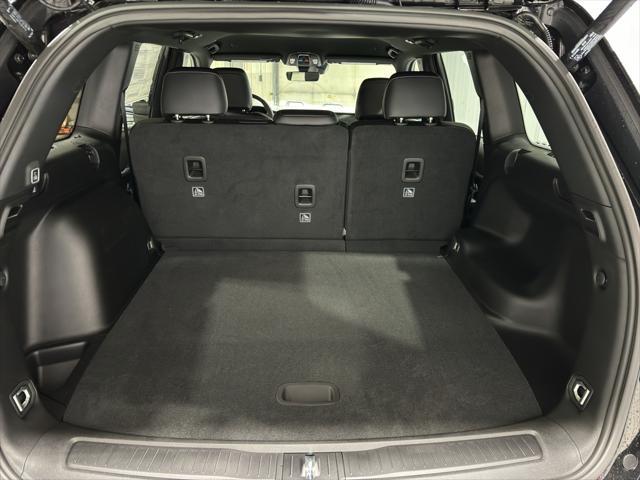 new 2025 Jeep Grand Cherokee car, priced at $51,215