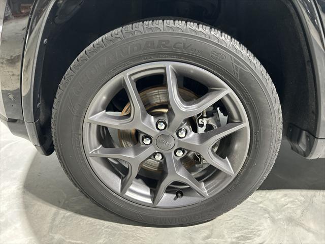 used 2021 Jeep Grand Cherokee car, priced at $28,288