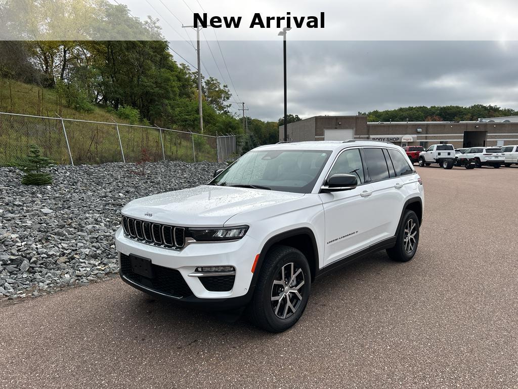 used 2023 Jeep Grand Cherokee car, priced at $35,355