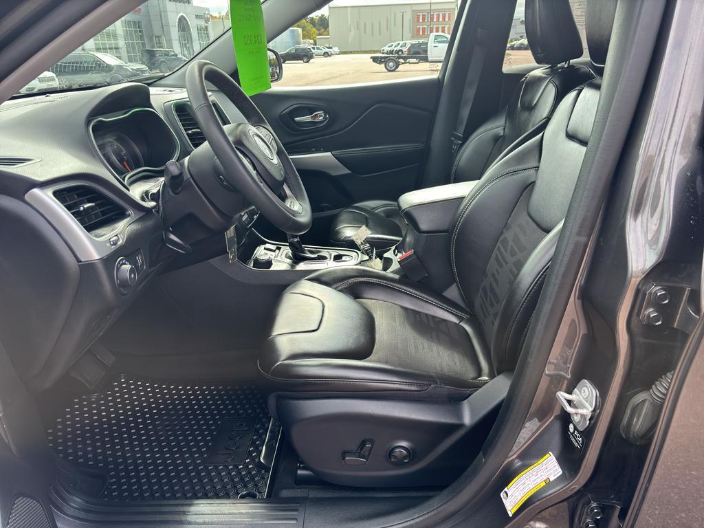 used 2022 Jeep Cherokee car, priced at $24,932