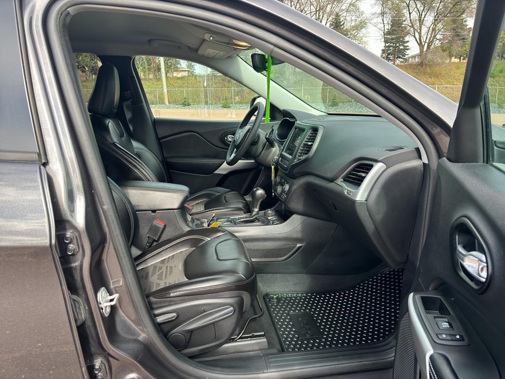 used 2022 Jeep Cherokee car, priced at $24,932