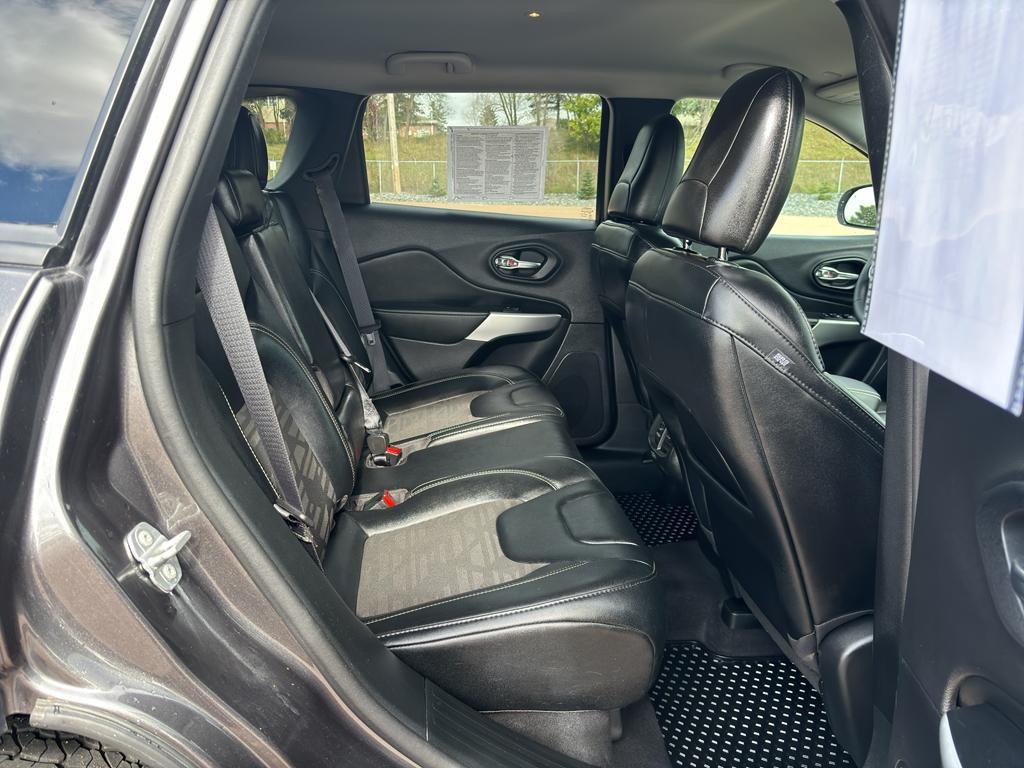 used 2022 Jeep Cherokee car, priced at $24,932