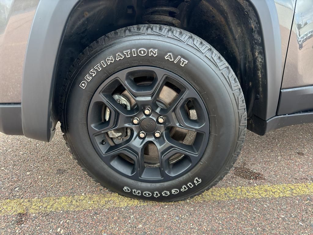 used 2022 Jeep Cherokee car, priced at $24,932