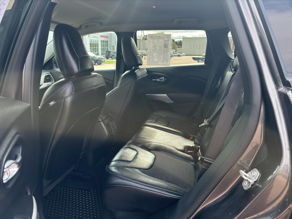 used 2022 Jeep Cherokee car, priced at $24,932