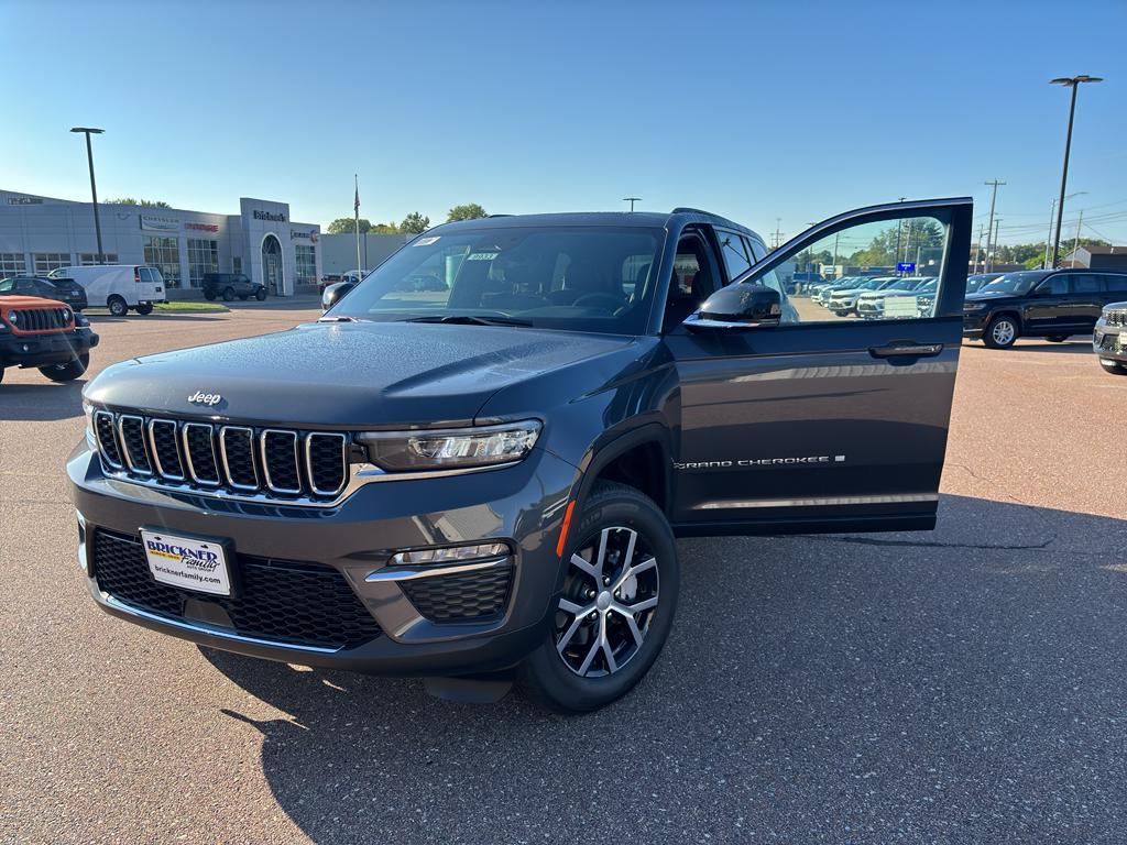 new 2025 Jeep Grand Cherokee car, priced at $49,887