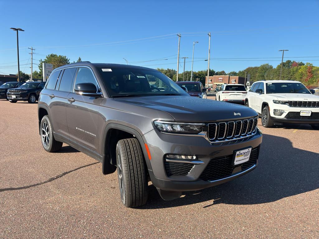 new 2025 Jeep Grand Cherokee car, priced at $49,887