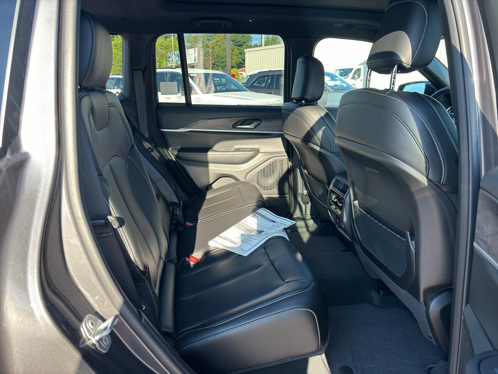 new 2025 Jeep Grand Cherokee car, priced at $49,887
