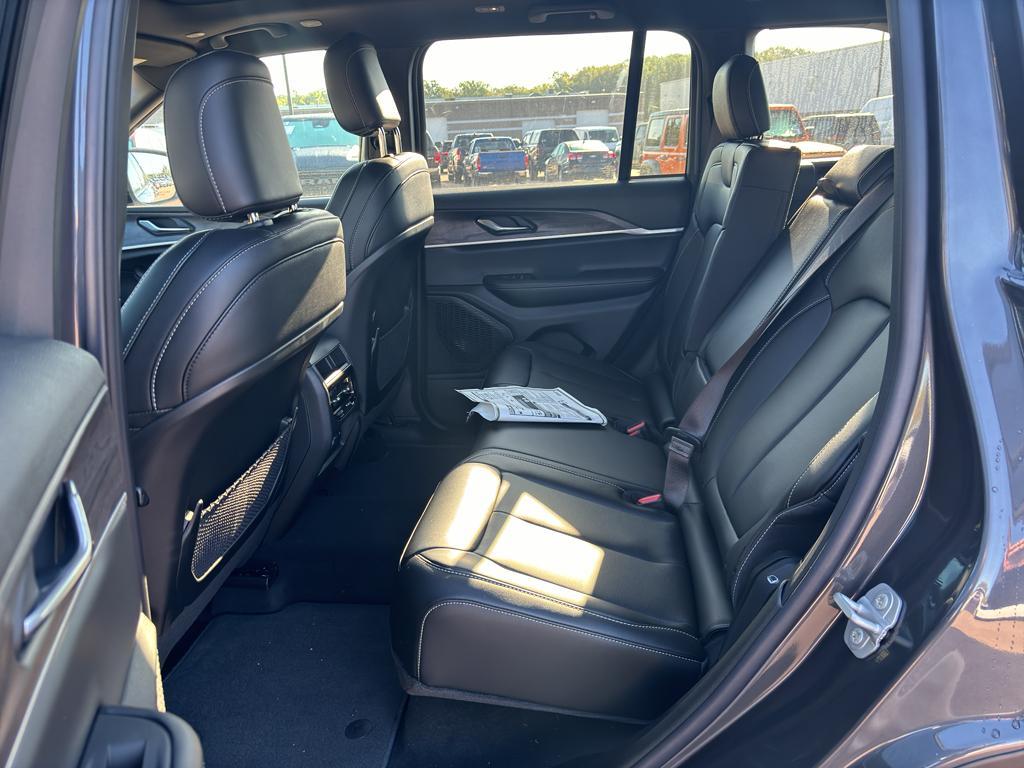 new 2025 Jeep Grand Cherokee car, priced at $49,887
