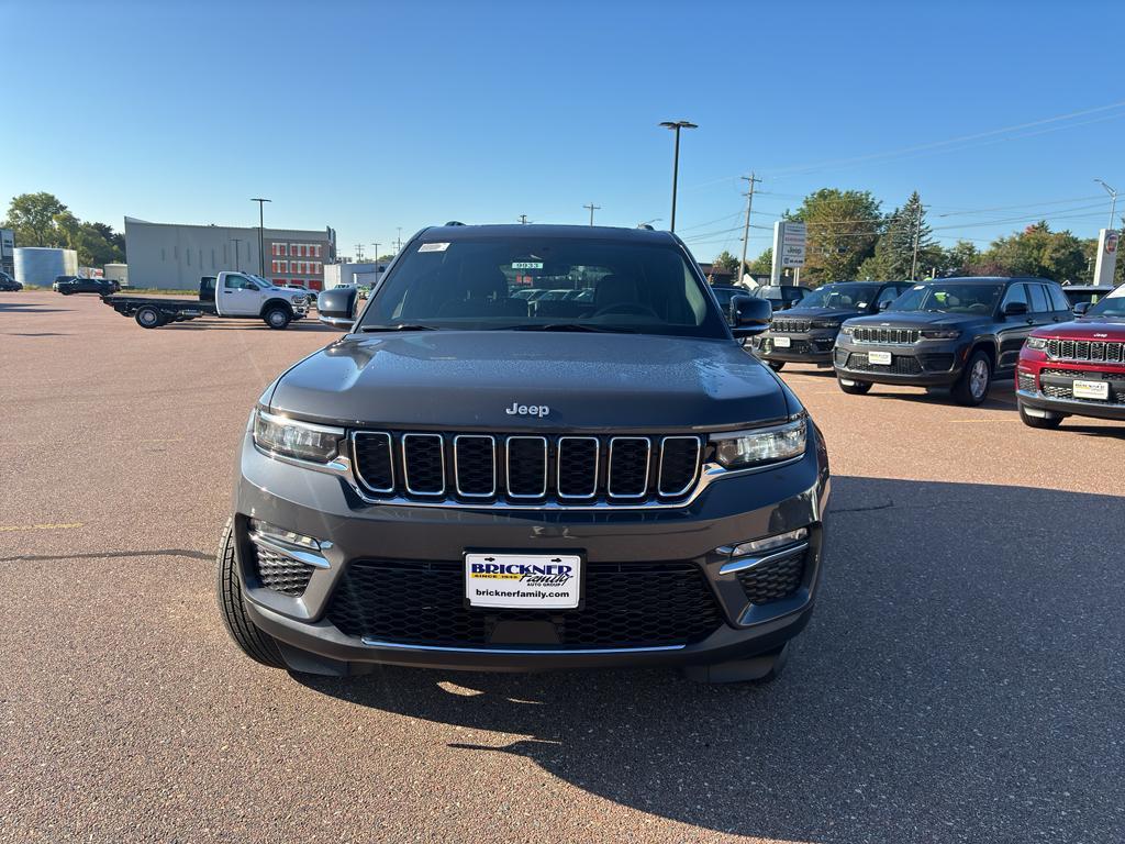 new 2025 Jeep Grand Cherokee car, priced at $49,887
