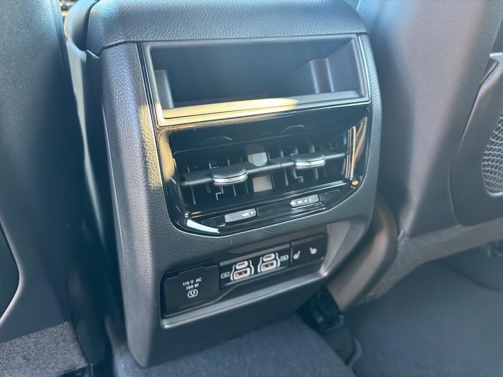 new 2025 Jeep Grand Cherokee car, priced at $49,887
