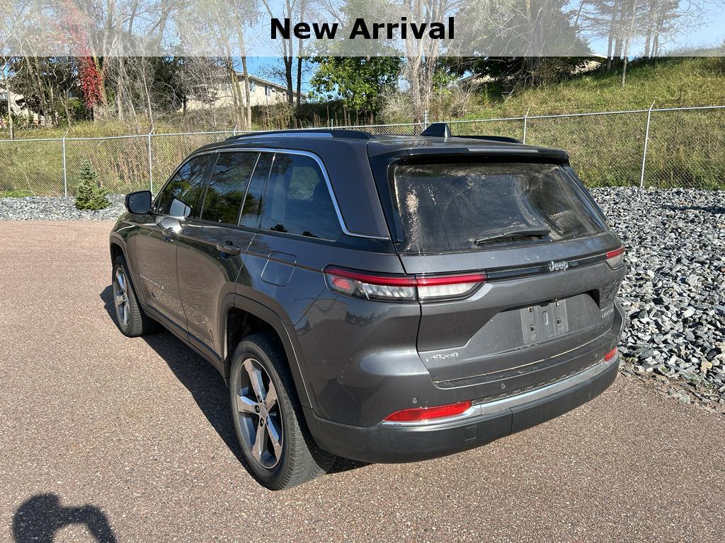used 2022 Jeep Grand Cherokee car, priced at $23,975