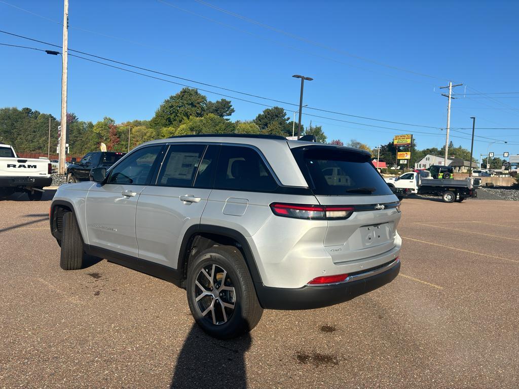 new 2025 Jeep Grand Cherokee car, priced at $48,490
